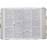 Bíblia Sagrada com Harpa Cristã Letra Grande - Imagem 3