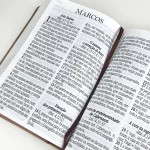 Bíblia Sagrada ARC Letra Mega Gigante Luxo Bege - Imagem 3