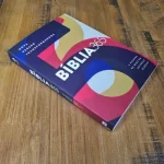 Bíblia 365 Clássica NVT Letra Grande Capa Brochura - Imagem 2