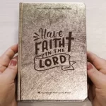 Bíblia Sagrada NTLH Letra Grande Capa Cristal Dourado Fosco - Imagem 5