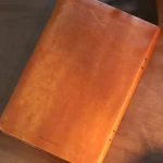 Bíblia Sagrada | NVT | Letra Gigante | Marrom - Imagem 2